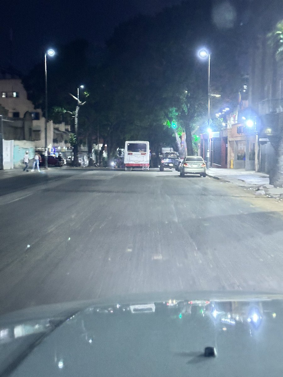 luisfcocabezas's tweet photo. La calle del amor, no sabemos si verdadero o fingido pero eso no se discute #Endiablate https://t.co/febJIDoPoE