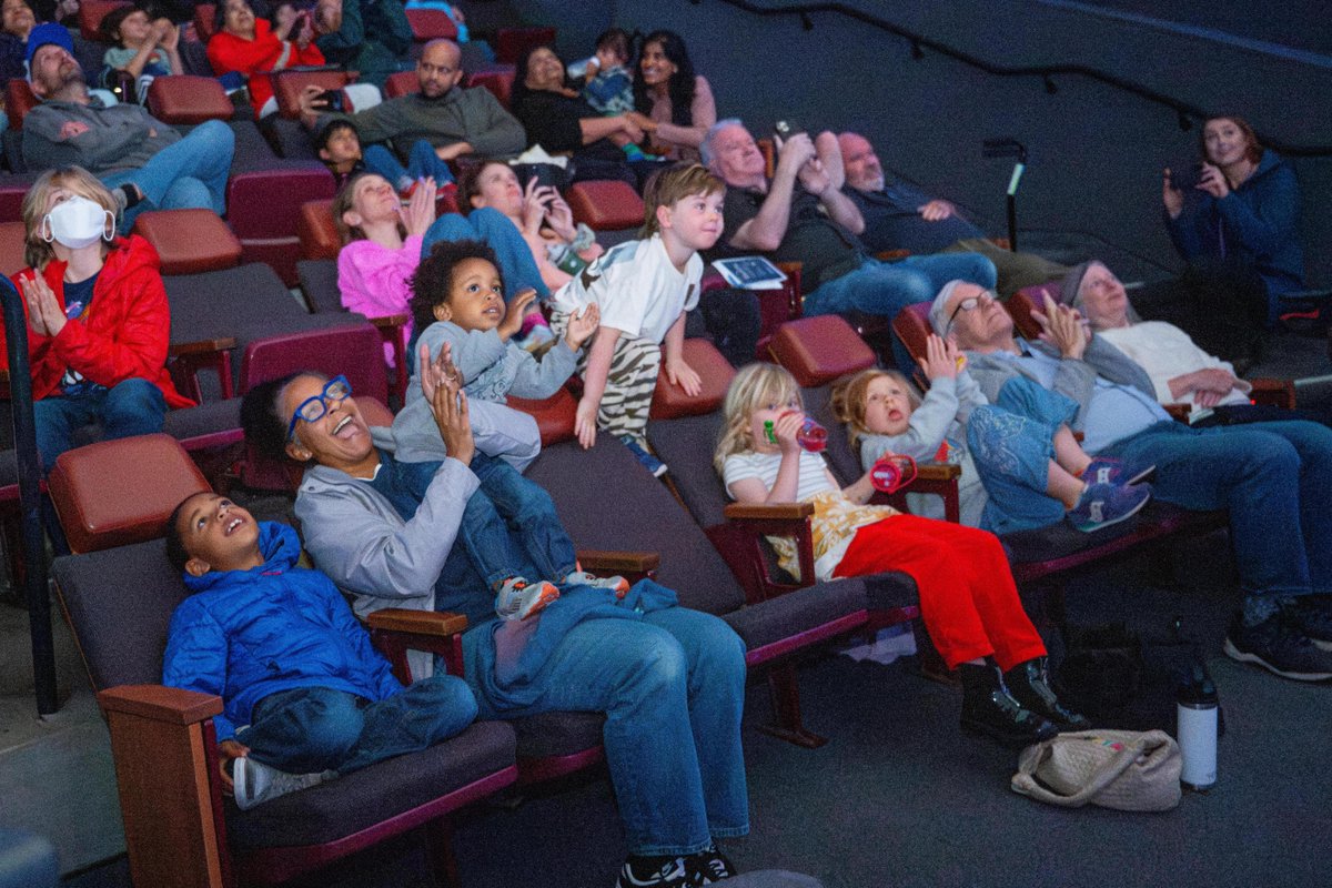 NASAAmes's tweet image. A big community crowd viewed the historic Artemis II splashdown after a successful test flight around the Moon at NASA Ames Visitor Center @ChabotSpace on April 10.

This special event brought people together to explore the innovations behind the mission and meet the Ames experts