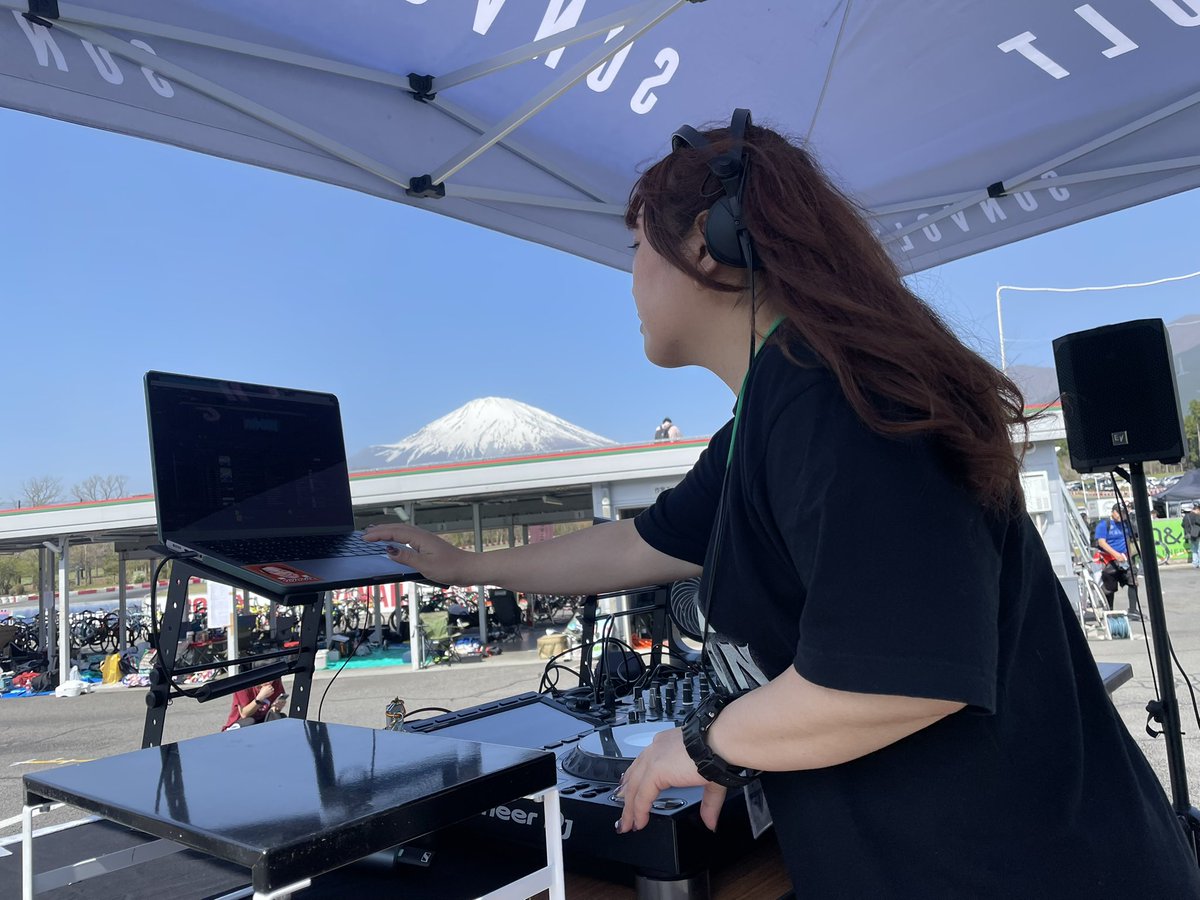 coco_umi's tweet photo. キャラエンDJステージは
DJ 8runa10

#キャラエン #キャラエンDJ https://t.co/lb5x0vtJX2