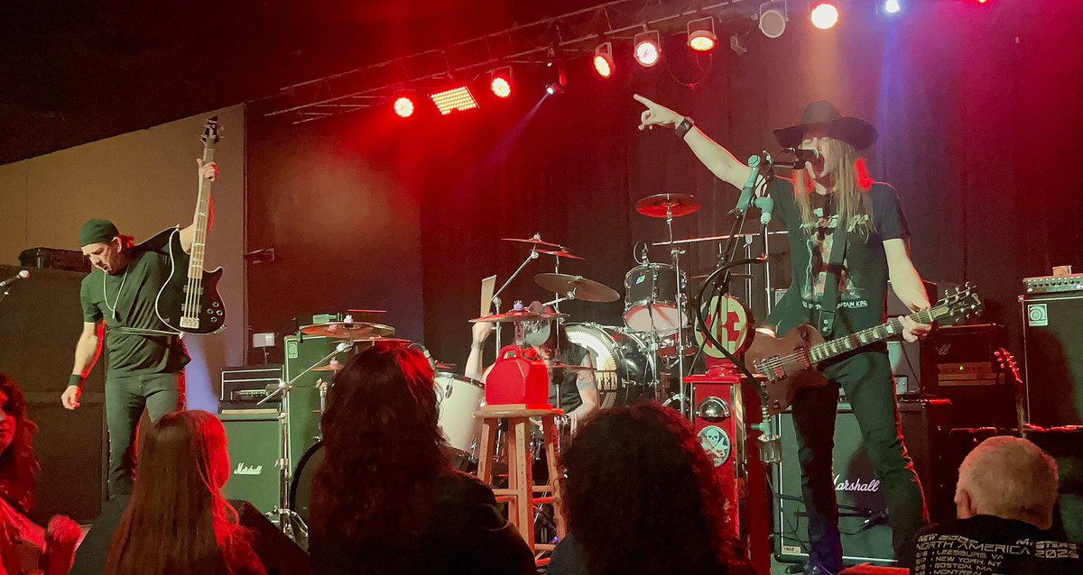 Charlie Bonnet III tweet media