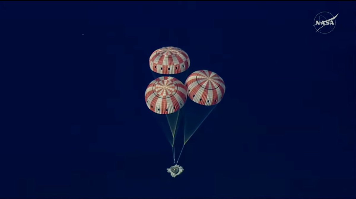hajaralls's tweet photo. to the moon and back
welcome home, Artemis II 🤍 https://t.co/4Dm1v7nar6