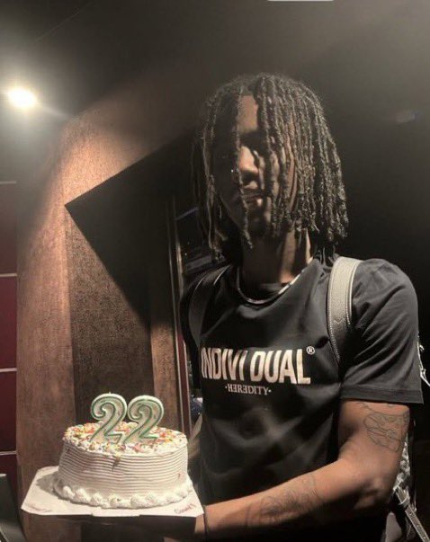 therealugs's tweet image. Throwback to when Osamason dropped his birthday cake 💔