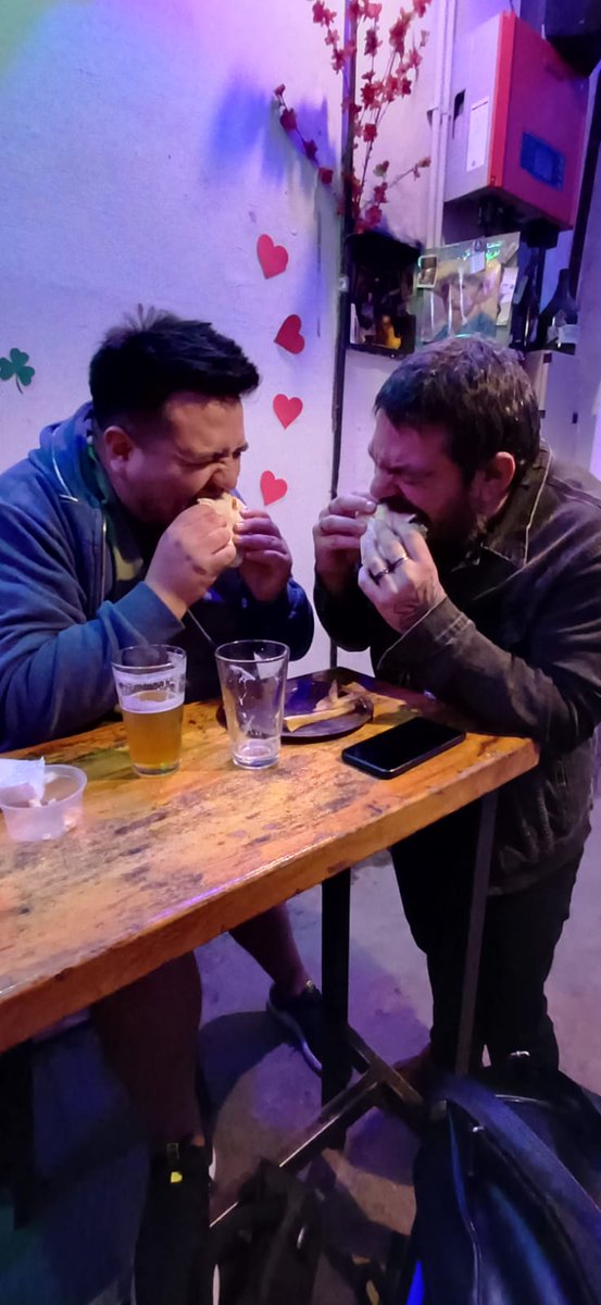 Acá Walter De Lanús. Disfrutando del #UnDinamoEsquizo en El Tap de la Isla en Paternal con los dinamigos. Escribo ahora que todavía puedo escribir. BB viejo kiosquero hermoso. ❤️

<a href="/bbsanzo/">bbsanzo</a> <a href="/rock_pix/">El Gallo 🇦🇷⭐️⭐️⭐️</a> <a href="/Lau2cha/">Laucha DLC Fotografía</a> <a href="/FlakyNoe/">Flaky</a> <a href="/danycarp/">daniel perez</a> <a href="/FanDelTiramisuu/">Javi 9-12-18⚪🔴⚪</a> <a href="/Seba_Leiva_/">Seba Leiva🥑</a> <a href="/75Arielg/">ariel</a> <a href="/Natyrock86/">NatyDickinson</a>