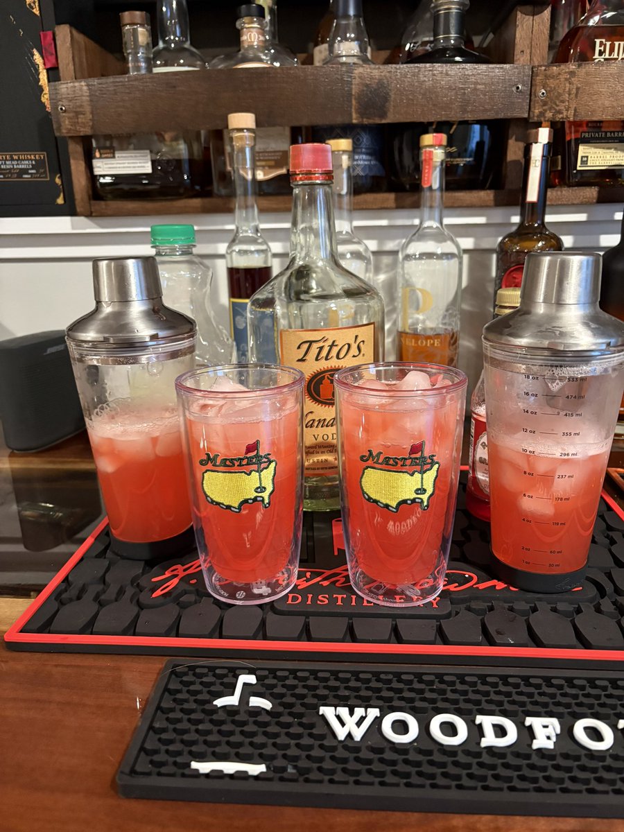 KoepJason's tweet photo. Not whiskey…but this time of year, you just need to enjoy the Azaleas 🌺 https://t.co/EAm5H0KWnK