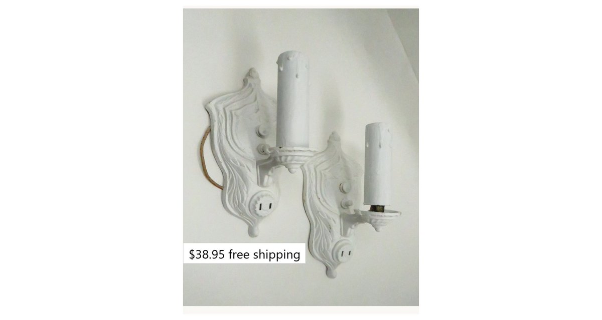 rarefinds4u's tweet image. Vintage sconces
Vintage hand painted box
#freeshipping #smilett23 #vintage #antique #shopping