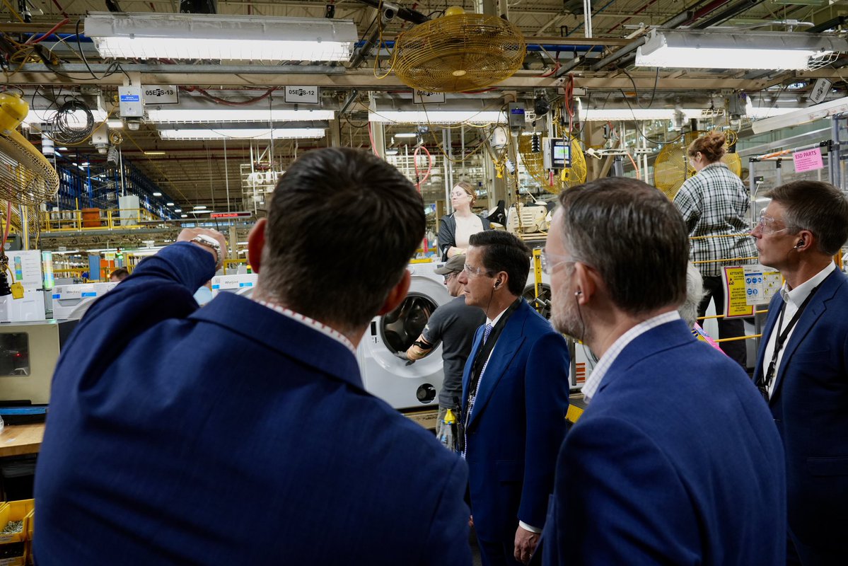 USTradeRep's tweet image. 🚨 AMERICA FIRST IN ACTION: @WhirlpoolCorp is investing $60+ million in Perrysburg, OH because of tariffs

President Trump’s tariff program is fast-tracking America’s industrial resurgence by eliminating trade barriers and ensuring American manufacturers can compete on a level