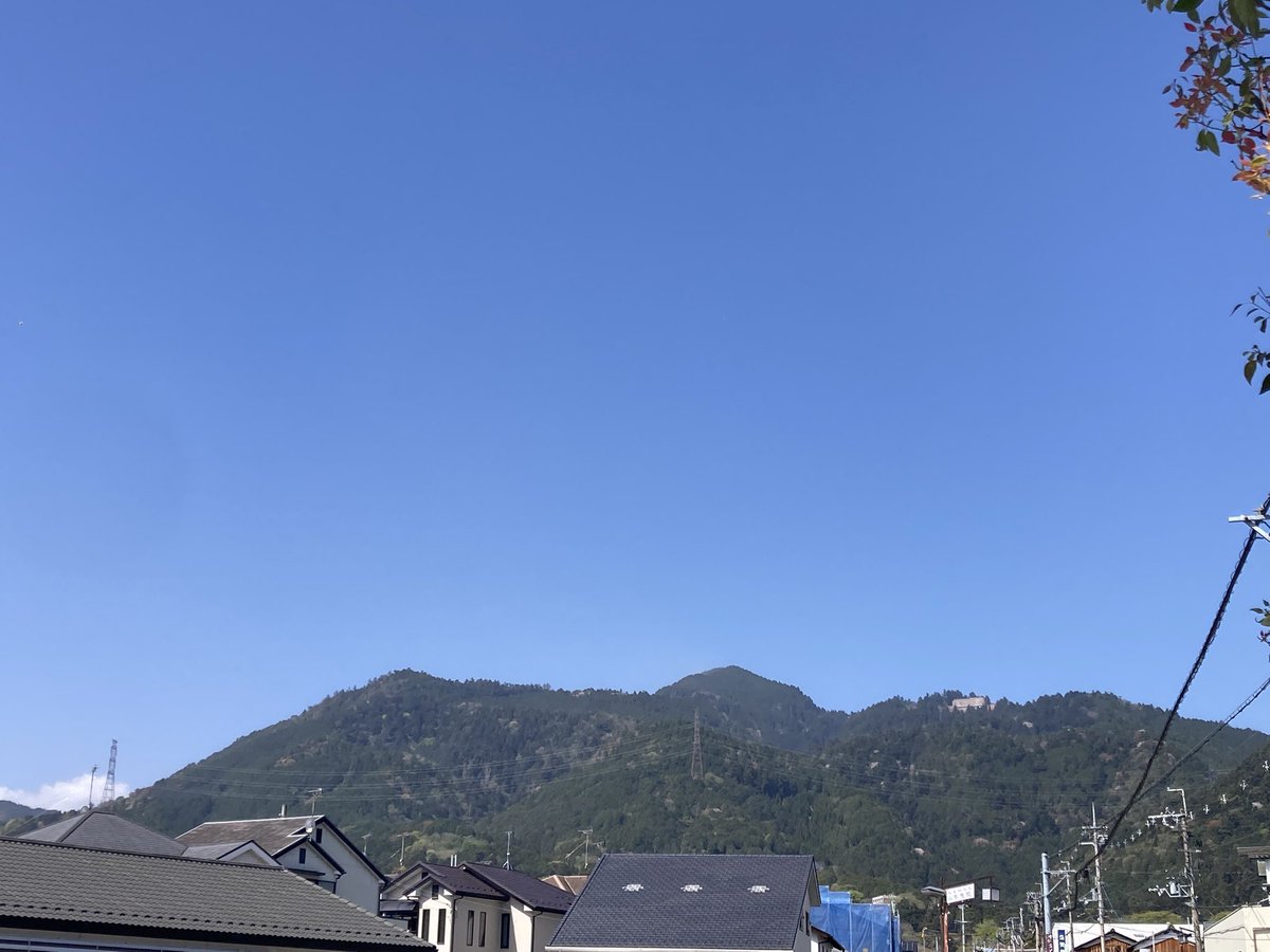 kaze_coffeeshop's tweet image. おはようございます。
風珈琲店、オープンしました。
比叡山山頂付近は晴れ。
今朝の一杯は、
#noritake カップ＆ソーサー
今日もよろしくお願いします。