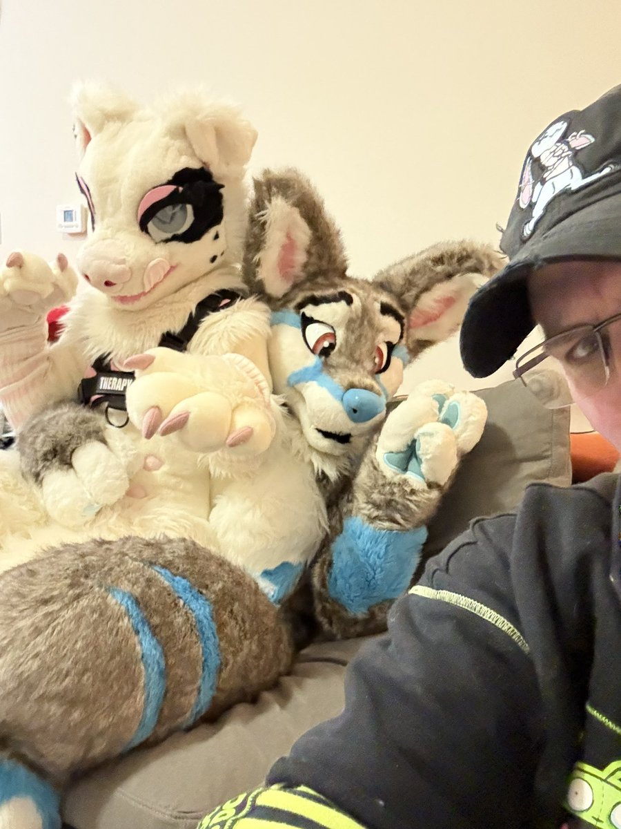 Rhys / Runa tweet media