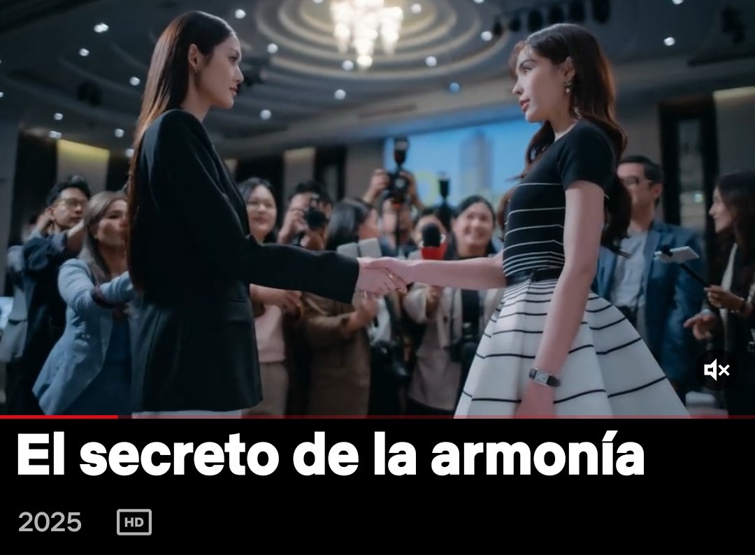 viudanegrabi's tweet photo. 📢 Lesbianas de todo el mundo !!!! Les habló a esas que están esperando la temporada de Francesca y Michaela en Bridgerton, a esas que se han quejado siempre cuando Netflix cancela alguna serie lésbica, etc. 
NETFLIX ACABA DE SUBIR DOS DE LOS MEJORES GL DE TAILANDIA. Dos historias que harán llorar, reír,  que te van a enamorar y que no puedes perderte. 

#LMSY