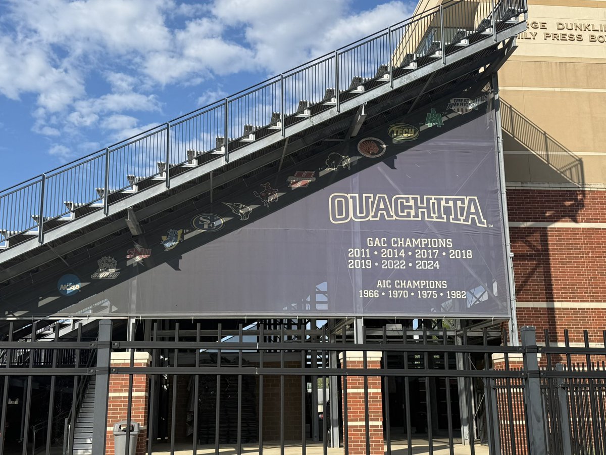 WideoutJJ3's tweet photo. Had a amazing experience today @OuachitaFB spring scrimmage! Had a great time will be returning! @CoachCarsonFB @CoachSpenceOBU @derbytd #CruitTheCanes #AGTG https://t.co/kLwlHolhnx