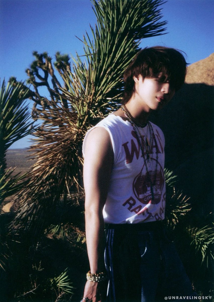 infotaemin's tweet photo. D-1 🌴 | Amanhã, 11 de abril, #TAEMIN sobe no Mojave Stage para sua primeira apresentação no Coachella! ❤️‍🔥

Seu set começa às 23:30 (BRT) 🇧🇷

Link para a transmissão oficial ⬇️

🔗: https://t.co/j15i8M8VBD

#태민 #テミン #泰民
#TAEMCHELLA https://t.co/j8rMhTy0Gg