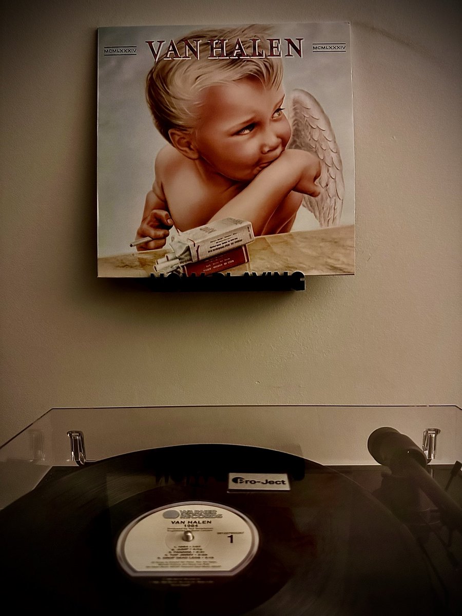 coffeenrd69's tweet image. I reach down between my legs and
Ease the seat back…..

Happy Friday!!🎶🤘🍻

#NowPlaying #VinylCommunity