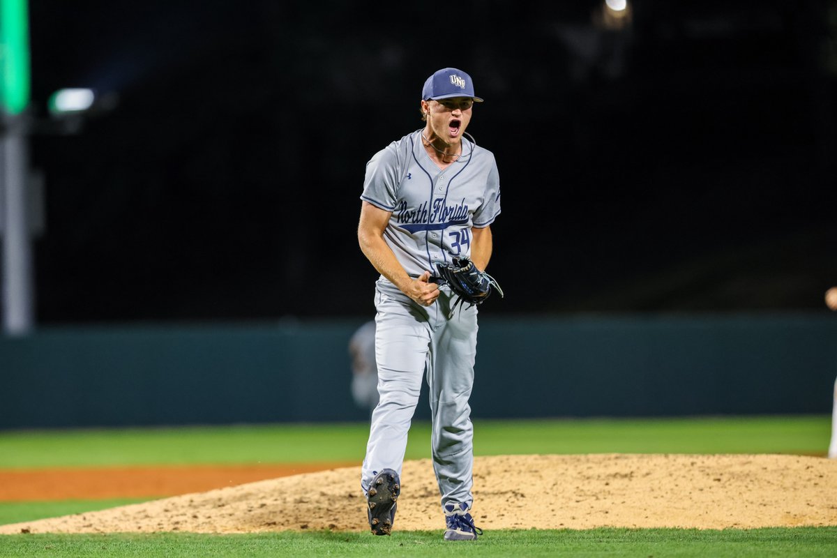 Brandon Adams with a HUGE punch out to end the eighth inning!

He's up to four Ks in 2.0 scoreless in relief!

Watch: bit.ly/4cBjeaC
Live Stats: bit.ly/3EpbkTD

#SWOOP