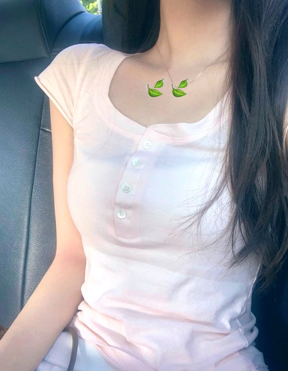 Cerialena_'s tweet photo. 🌸👚 https://t.co/52Vj5I3zsw