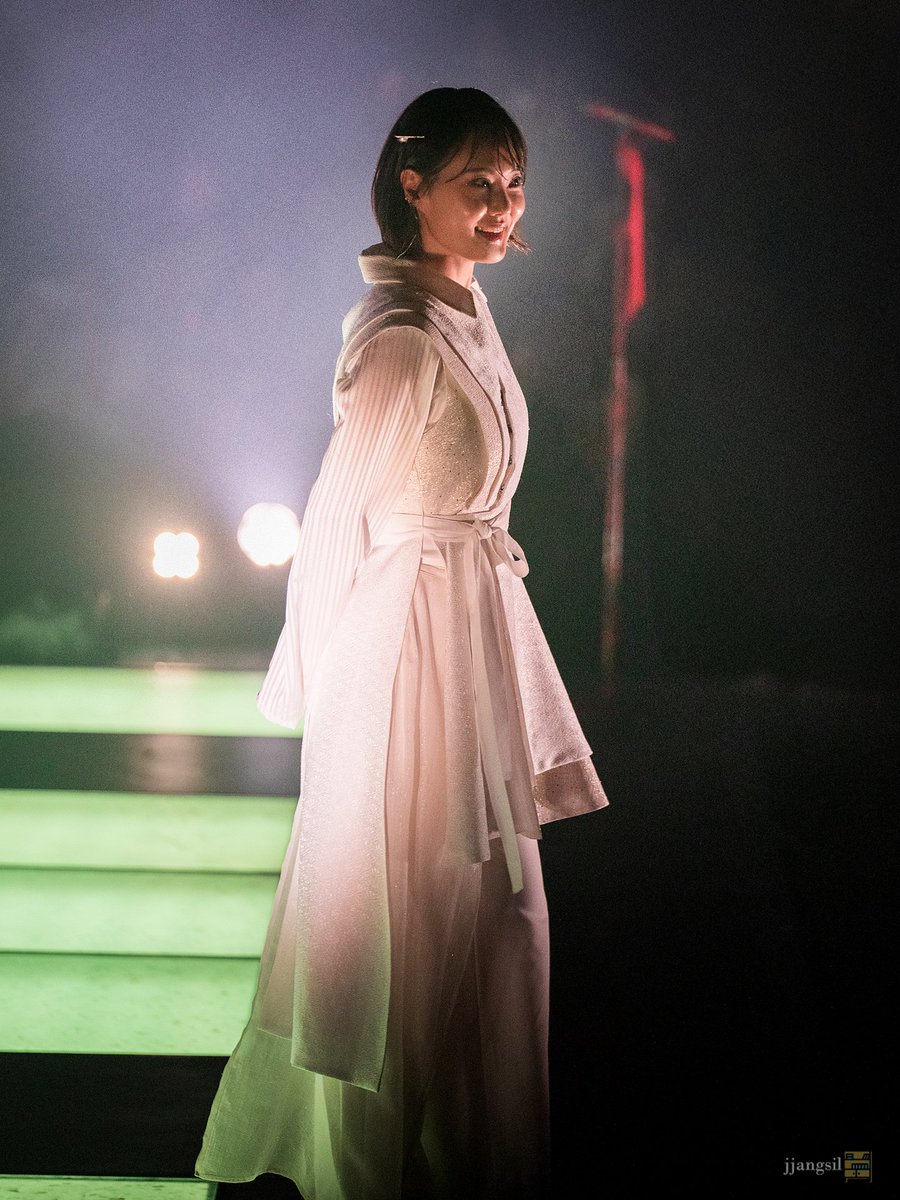 장식장 tweet media