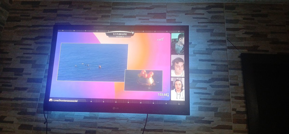 RICHARDOFICIALQ's tweet photo. @FronteraSpacial Muchísimas gracias por cubrir el envivo de Artemis II, Aqui viendo con mi mamá https://t.co/Ao096gomxe