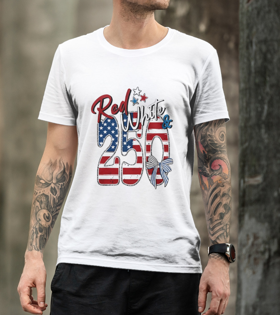 sarastanbrand's tweet image. Okay, honest question for locals: how fun is this Red White and Blue 250 USA Stars and Stripes Bow T-Shirt? 🎉 It totally reminds me of summer parades and all the good vibes! sarastan.com/product/t-shir…

#4thOfJuly #StarsAndStripes #SummerVibes