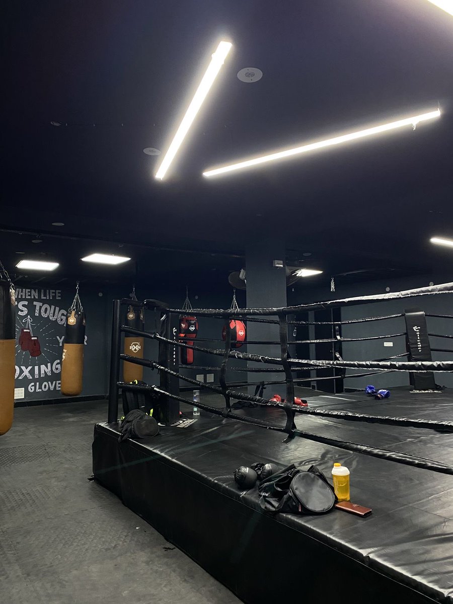 cutiepatootie_v's tweet photo. 🥊AU #itafushi 
Donde Yuji es un famoso boxeador que se lastima todo el tiempo 

O

Donde Megumi consigue un nuevo trabajo como médico y cutman de un campamento de entrenamiento de boxeadores famosos 
#jjk #itafushi #fushiita https://t.co/UUir92Vpel