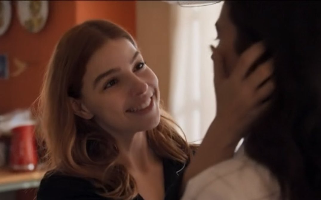 malu fragoso tweet media