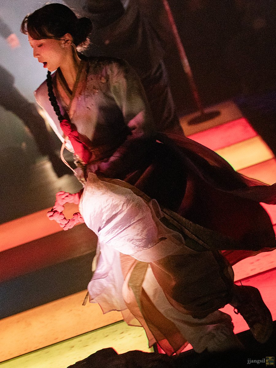 장식장 tweet media