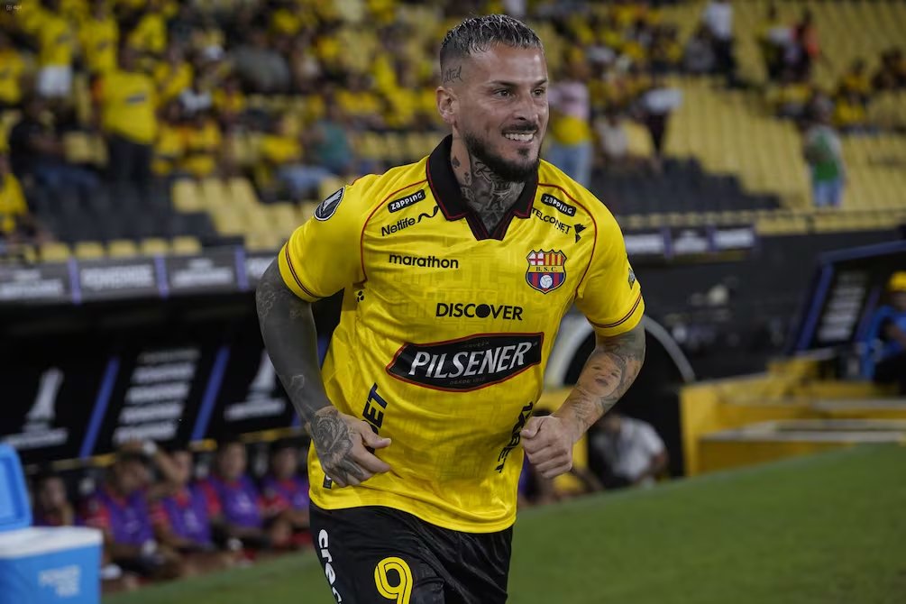 Carlos Xavier Argüello tweet media