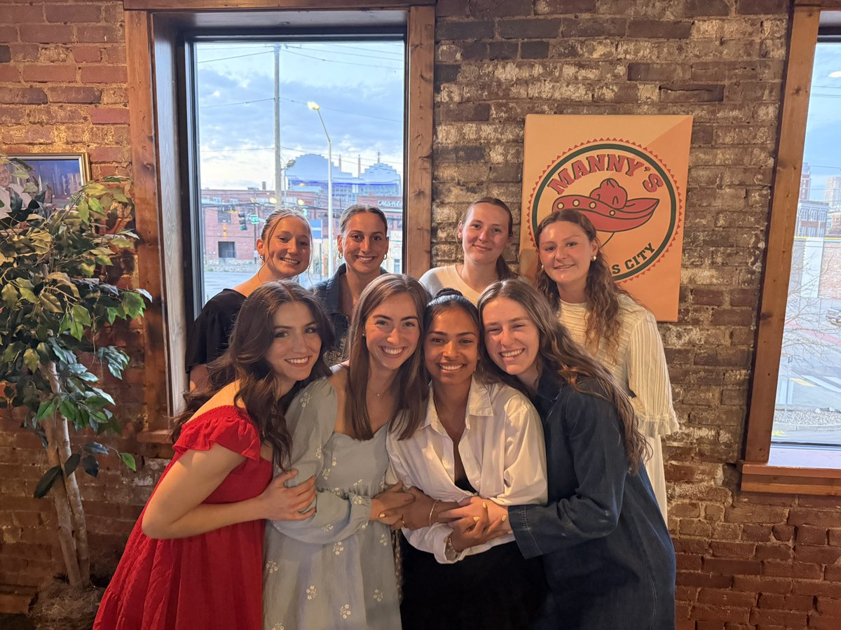 RavenWSoccer's tweet image. Tonight we celebrated our wonderful seniors and award winners at our fall banquet! We will miss our seniors dearly, congratulations for such wonderful careers! 

Huge thank you to @mannyskc for hosting us! 

#TAG