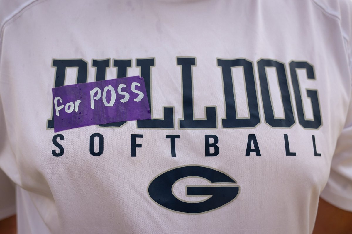 PeggyRoweps's tweet photo. Purple Up Day! Honoring all military and military families. The Lady Bulldogs honored Coach Possage tonight before game with Mt Home 💙🥎💙 @residentnewsnet @tim_radio @GWDAthletics @StephaniePossa5 https://t.co/qa4blk85De