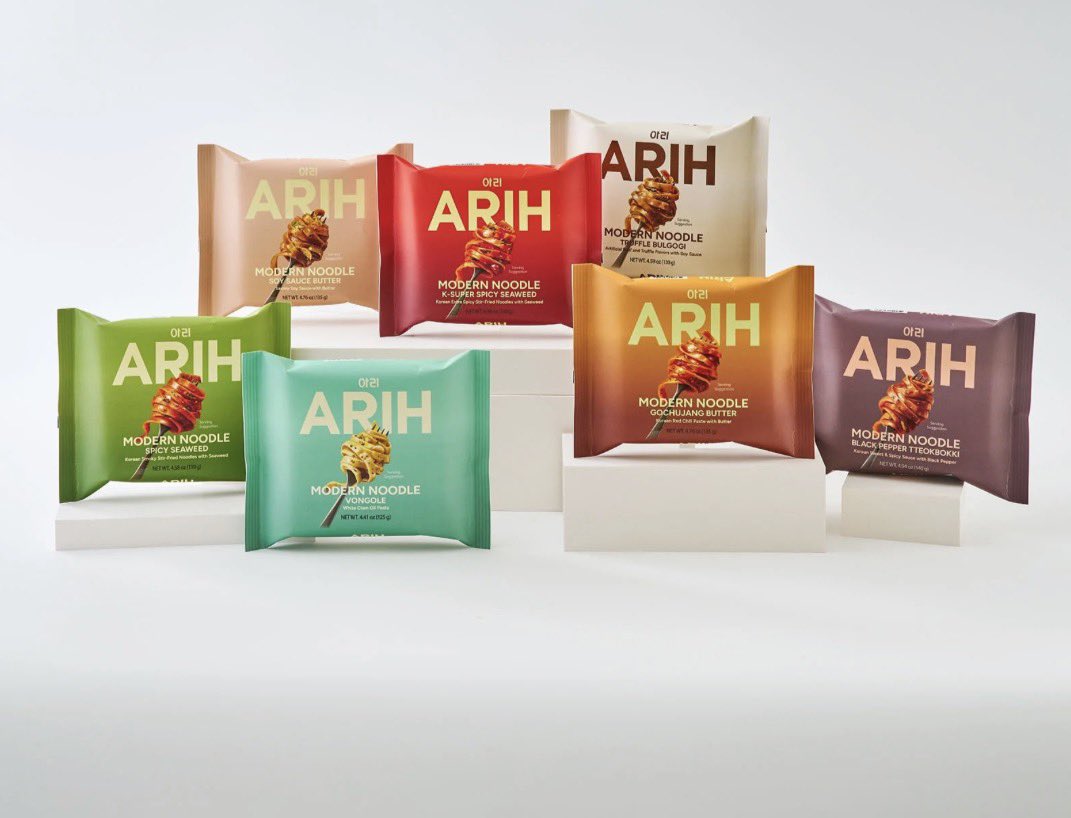 nin⁷ is studying 📖 tweet media