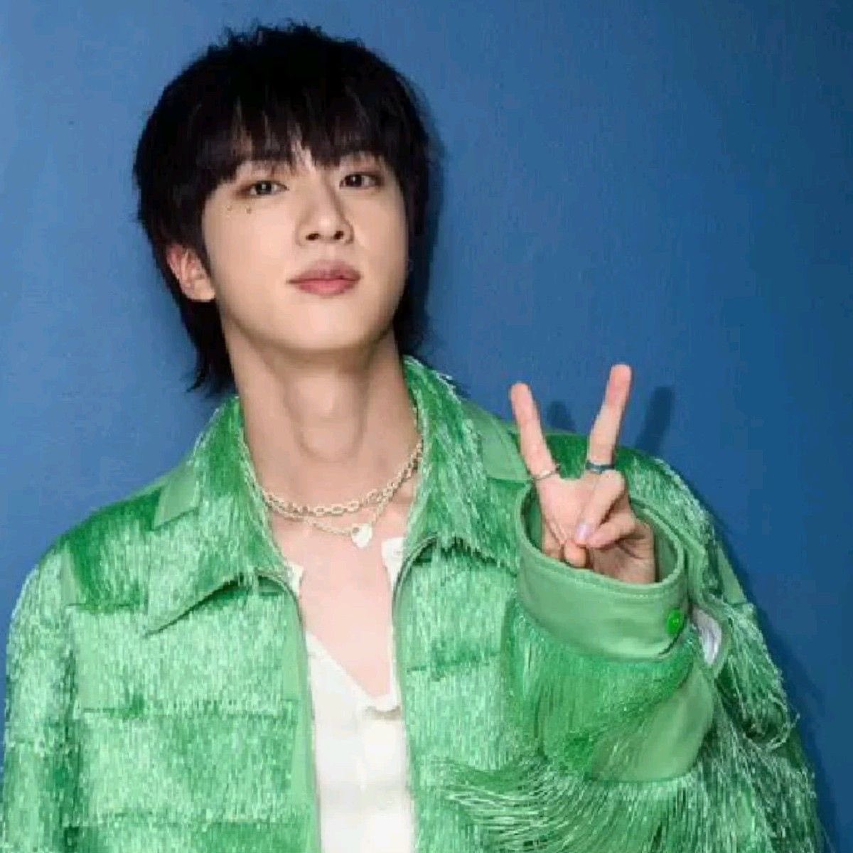 nin⁷ is studying 📖 tweet media