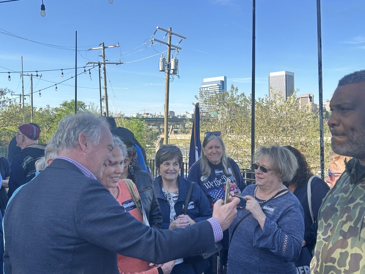 Tim Kaine tweet media