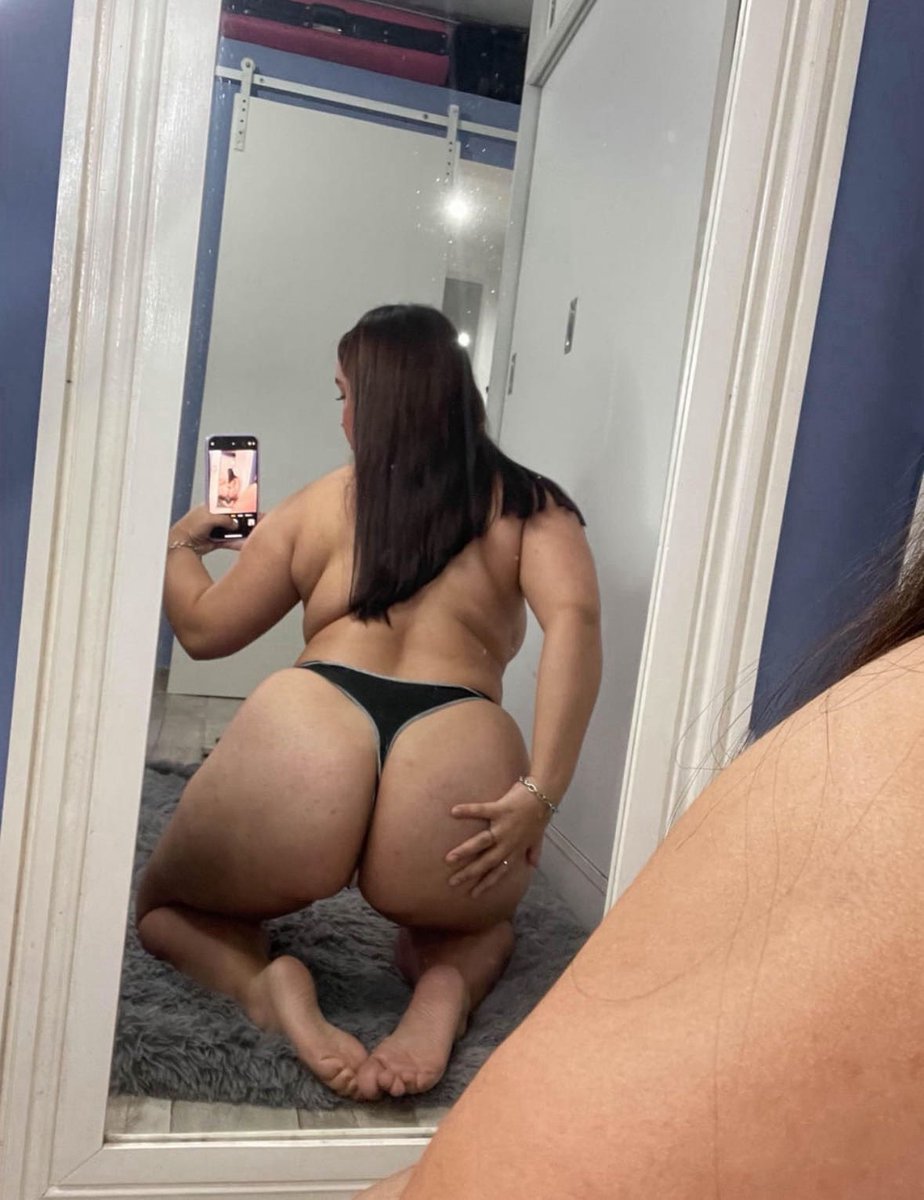 richhbby2's tweet photo. My fav pose, showing off my ass https://t.co/RAdp8Pn6Kh