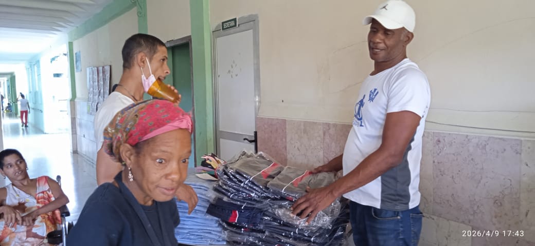 A pesar del esfuerzo que implicó conseguimos llevar directamente a las instituciones sociales del municipio #SantiagodeCuba los recursos para el bienestar de los residentes Nuestra mayor satisfacción es verlos felices y disfrutar de lo que está destinado para ellos #CubaPorLaVida