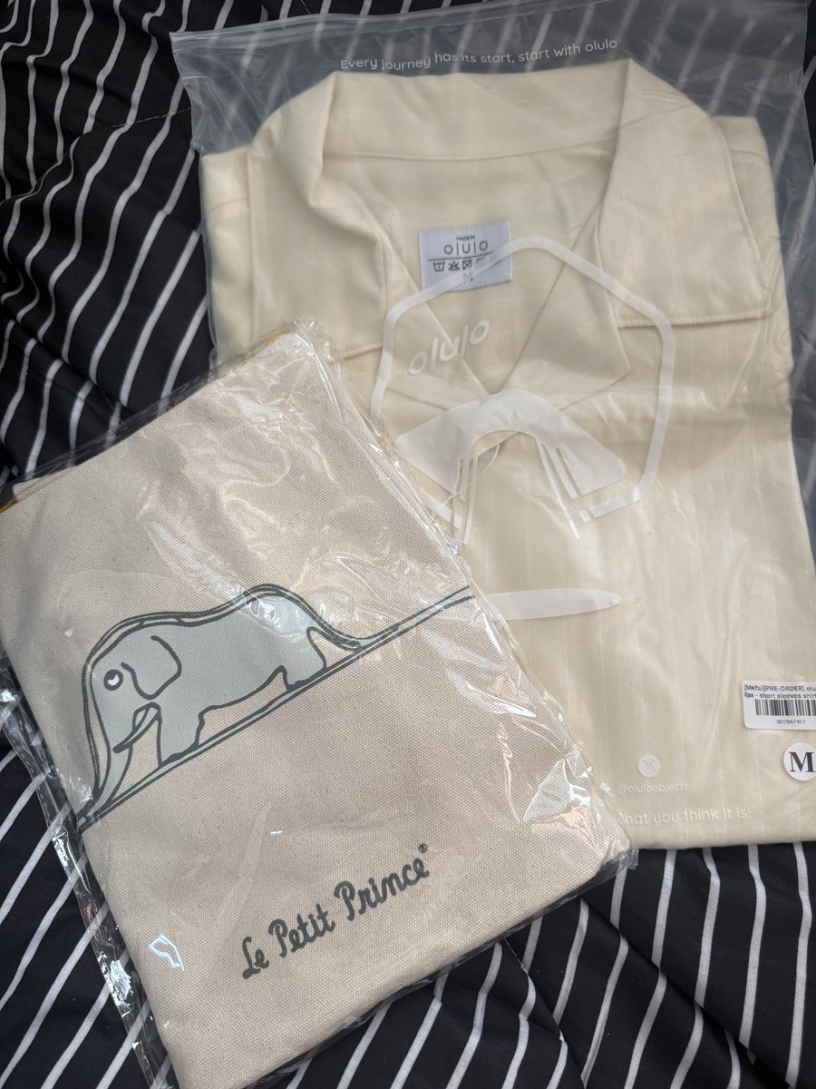 JWKTNW's tweet photo. ส่งต่อราคาถูกมาก!! มือ1 ไม่เคยแกะค่ะ
✨ olulo chillax shirt แบรนด์พี่วอร์ 500฿ !! (ลดจากราคาเต็ม 1,050฿)
✨ กระเป๋า little prince collection 300฿ !! (คอลนี้ไม่มีขายแล้วค่ะ)

#ตลาดนัดหยิ่นวอร์ #yinwar #warwanarat #ตลาดนัดหมูยอ #oluloobjects https://t.co/uwXQTVya8M