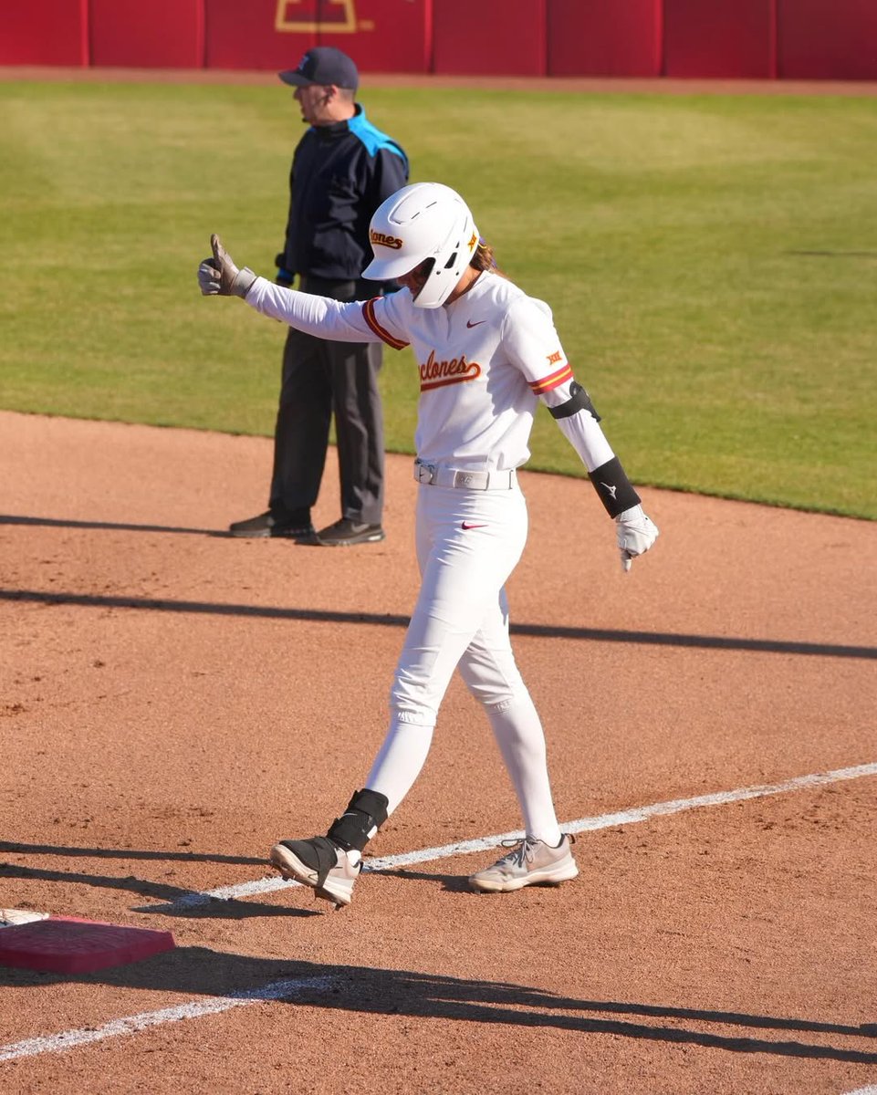 NCAA Softball tweet media