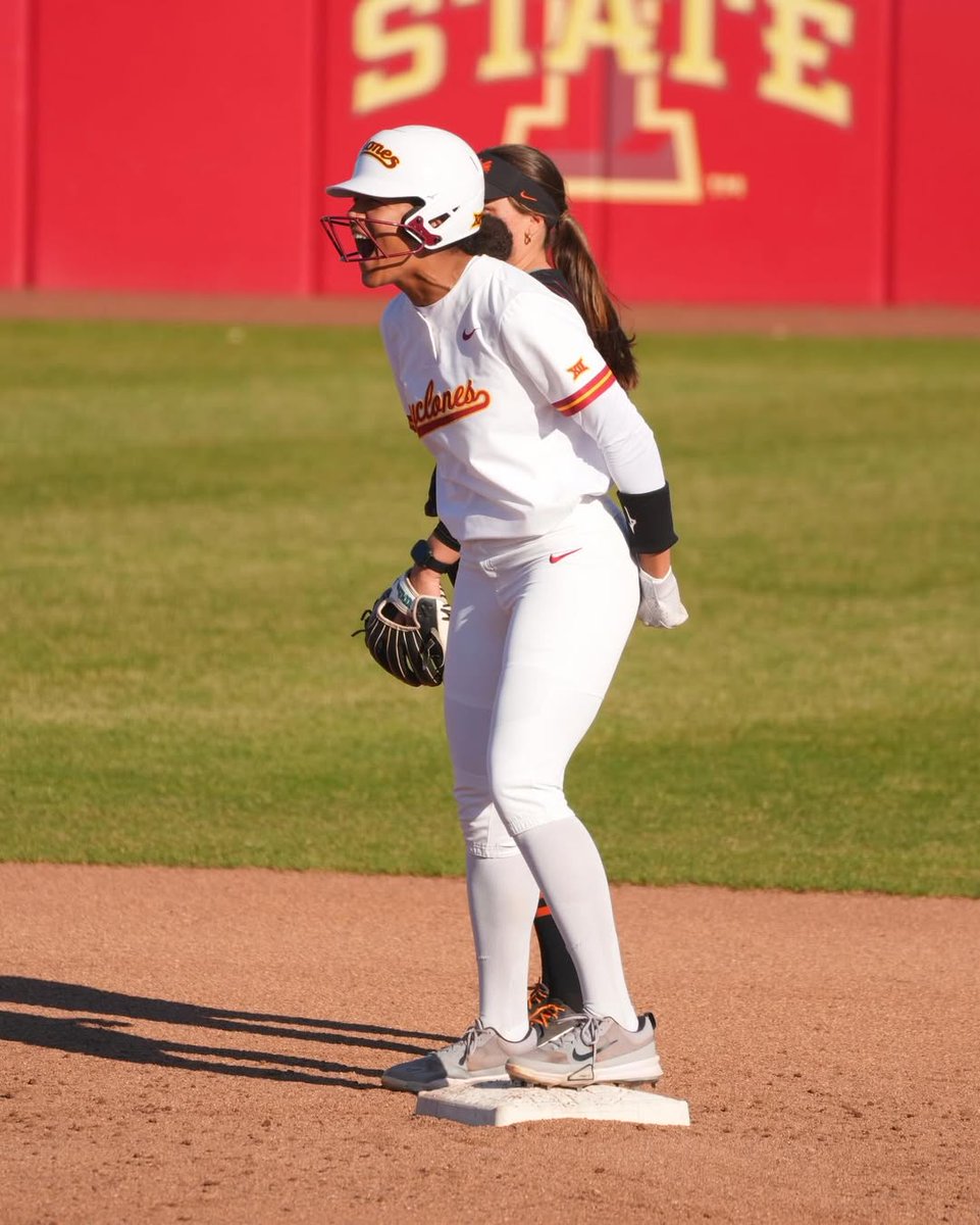 NCAA Softball tweet media