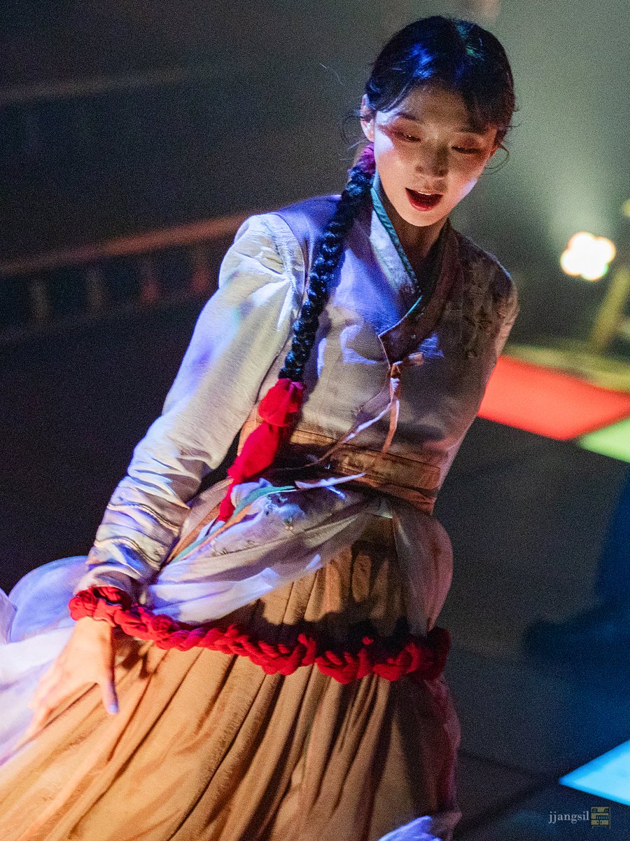 장식장 tweet media