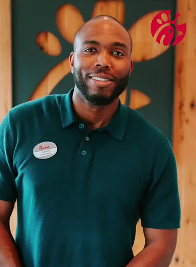 BlackNews's tweet image. Kareem Edwards Makes History as the First Black Man to Become a Chick-fil-A Owner-Operator in Chicago

blackbusiness.com/2026/04/kareem…

#blacktwitter #blackowned #blackownedbusiness #blackexcellence #black #melanin #success #successstory #SuccessMindset #blackhistory