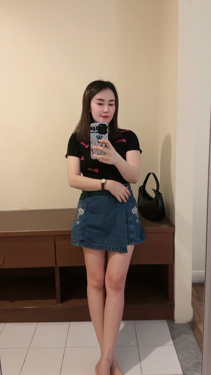 tinyvluv tweet picture