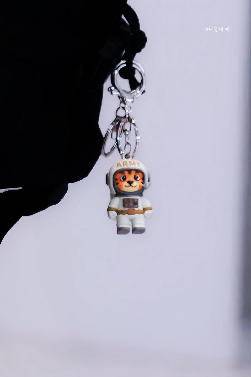 L 🐈⬛ ྀི tweet media