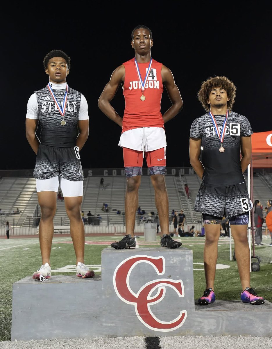 Caden5cleggett's tweet photo. Beyond blessed to be able to compete this week  at the District meet 
4x4 (51.8 split)
Open 400 🥈(52.7)
@SK_Track_Field @CoachQ_Green @ChaseYourDreemz https://t.co/AEJCyvCJzy