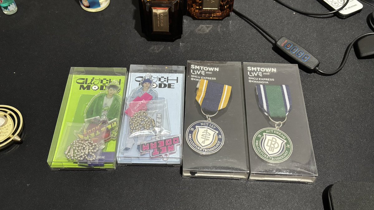 m e l y ◡̈ tweet media