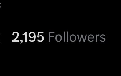 FluffyFlouf's tweet photo. What the fuck is going on last time I saw my followers it was at 2,300 how tf am I lossing so many of you :< https://t.co/QOYUoAWFlk