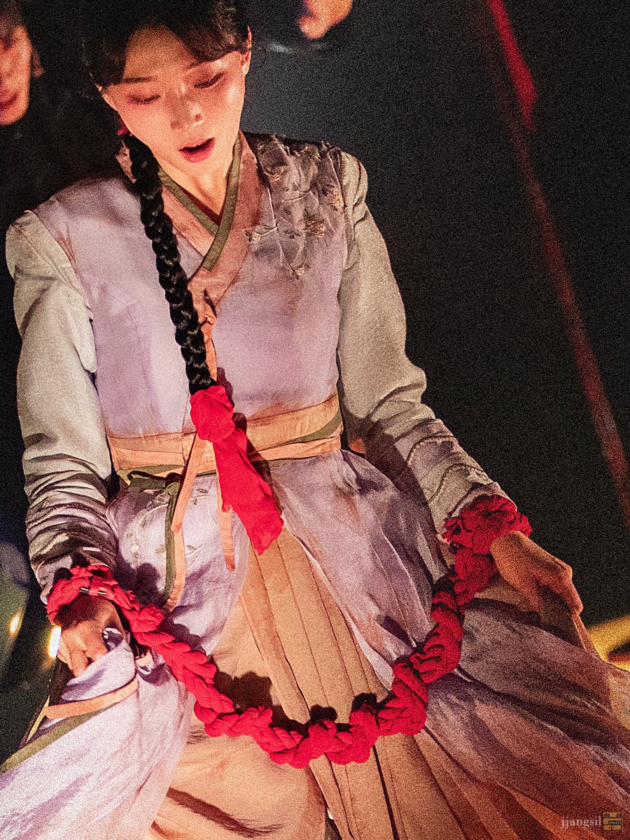 장식장 tweet media