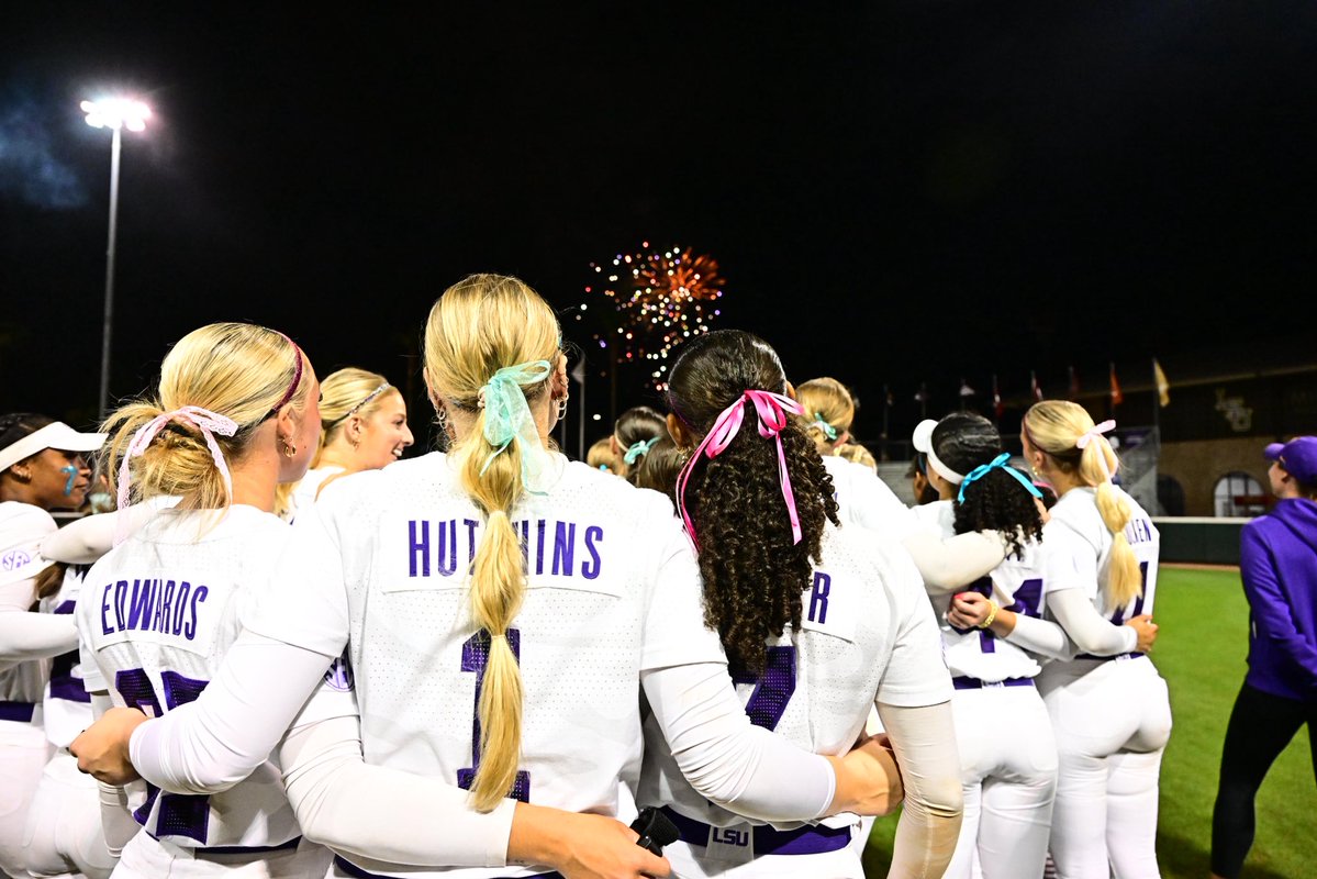 LSUsoftball's tweet image. Even brighter than the moon 🎆🧨