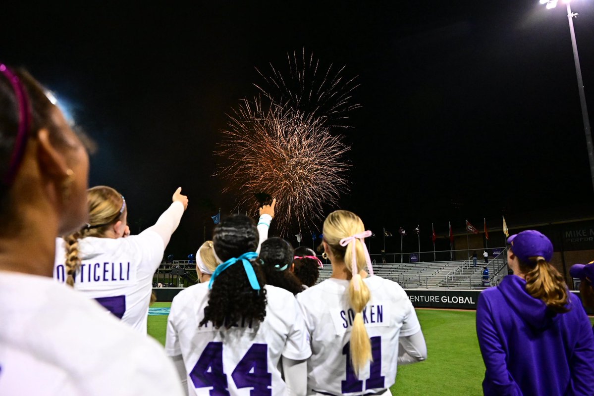LSUsoftball's tweet image. Even brighter than the moon 🎆🧨