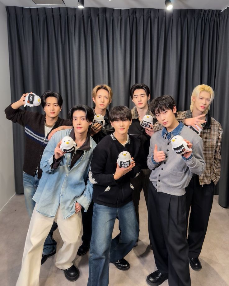 𝓢un ♡ 𝙀𝙉𝙃𝙔𝙋𝙀𝙉 𝙄𝙎 𝙎𝙀𝙑𝙀𝙉 tweet media