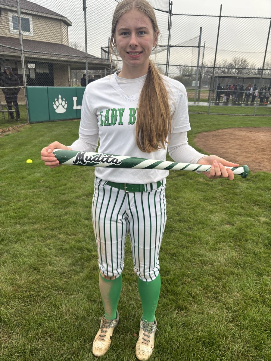 Ladybears_SB's tweet photo. Cold and rainy…Ken battled from the circle and Reaper’s bat caught fire!! #muditaculture #teamfirstmentality https://t.co/nHyoVLcq0I