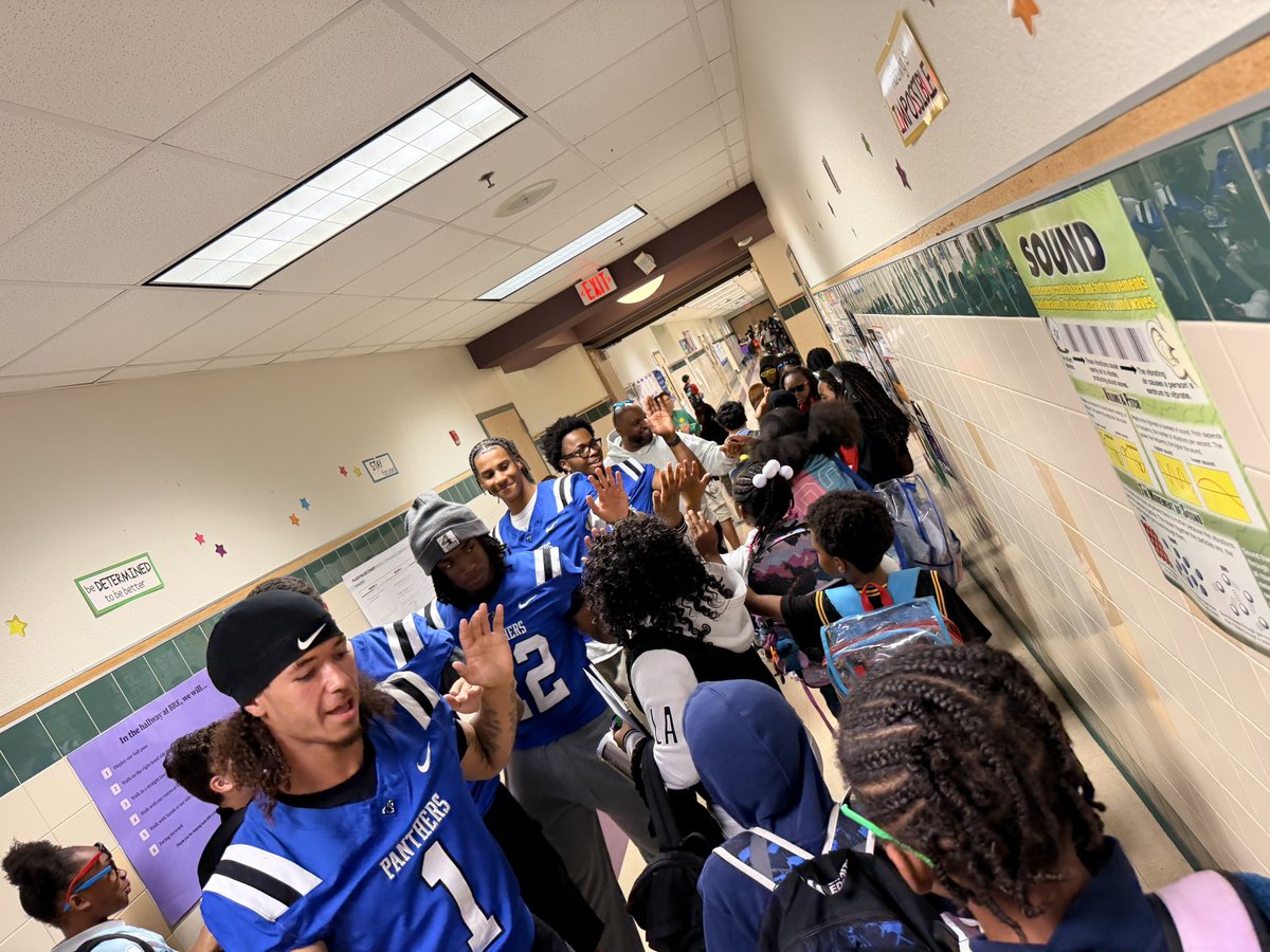 NorthCro_FB's tweet image. Big Panthers. Bigger purpose. 🐾

Our guys pulled up to Bess Race Elementary to remind the next generation what it means to be great — in the classroom AND beyond.

STAAR season is here… go be GREAT!

#DFAM #NC2ST6TE #817 #PantherPride #BAboveAverage #ForTheCity