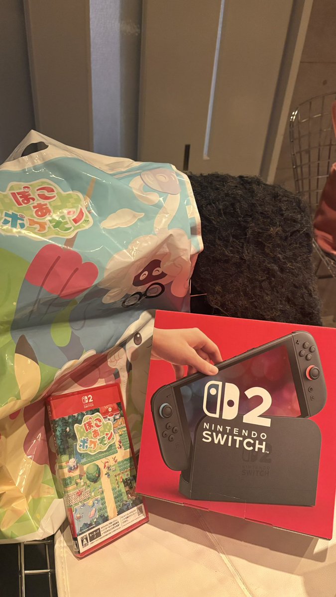 shi_pelo's tweet photo. 仕事いま死ぬほど忙しくて毎日頑張っててえらいね〜ってほしかったSwitch2とぽこあぽけもん買ってくれてガチ神 https://t.co/ofcrQMFDNS
