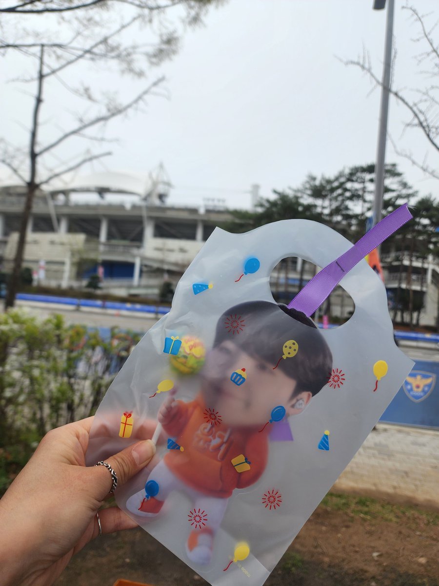 류밍 🐳💫💜💙❤️ tweet media